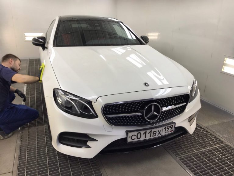 Mercedes-Benz E Coupe: глубокая полировка кузова и керамика в два слоя