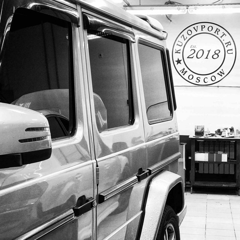 Mercedes-Benz G 55 AMG: локальная покраска задней двери и установка камеры